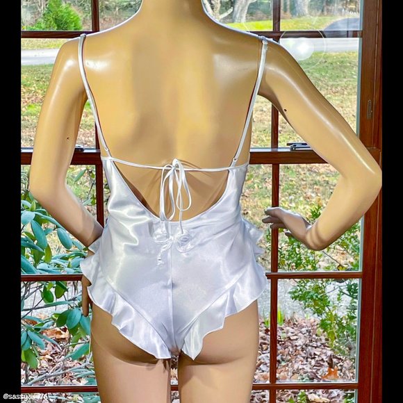 ▪️BETSEY JOHNSON▪️RARE Lace & Ruffles Satin Bow Embroidered Teddy Lingerie - Picture 2 of 6